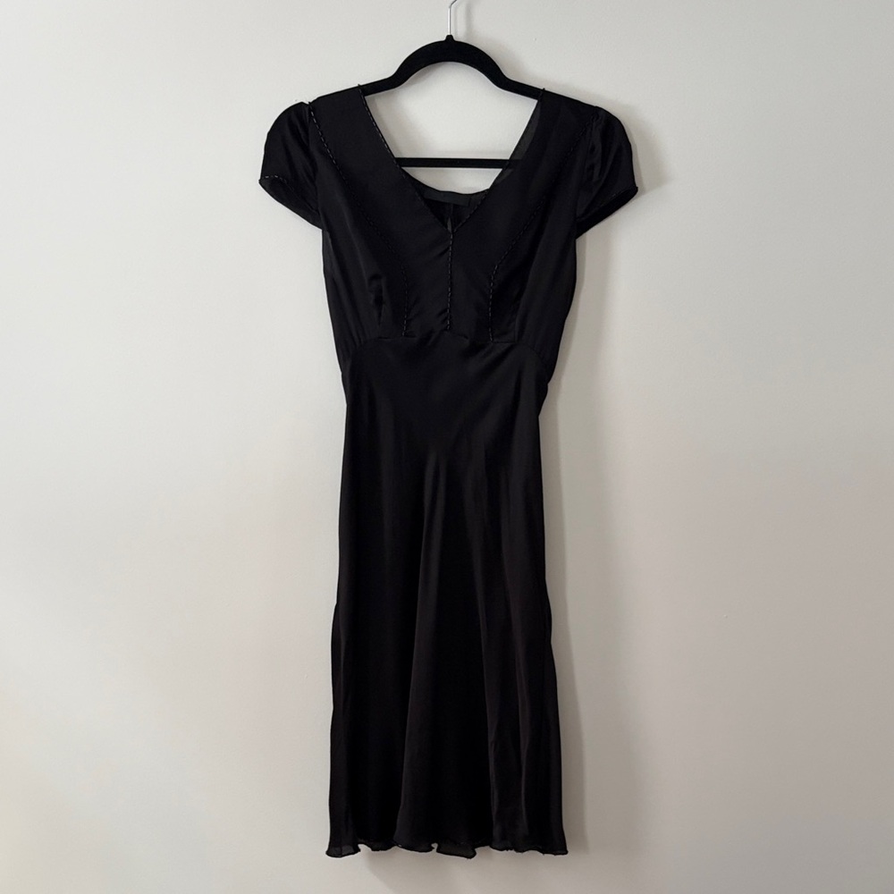 Black V-Neck Short Sleeve Midi Dress